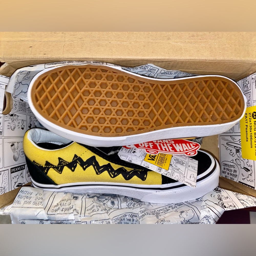 VANS PEANUTS NIB Tennis Shoes Size 2.5